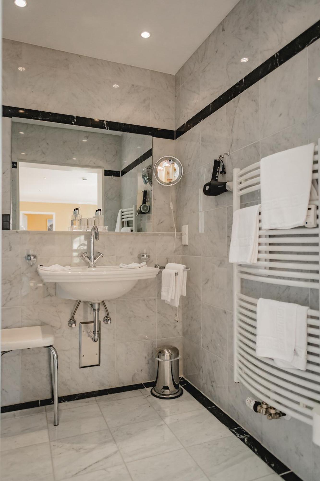 Hotel Stadtresidenz Hildesheim Ngoại thất bức ảnh